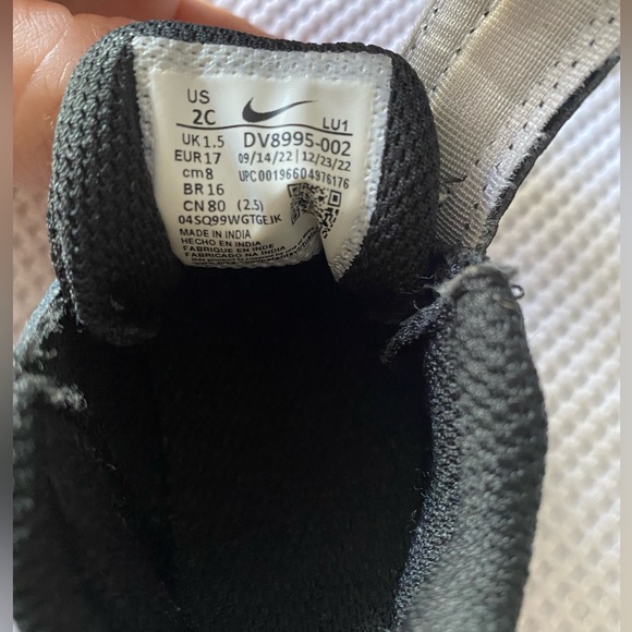 Baby Nike shoes - Picture 4 of 6